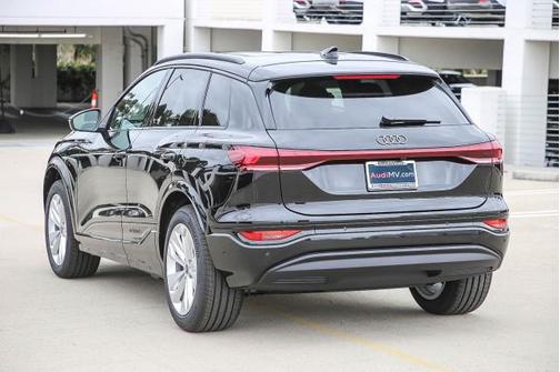 2025 Audi Q6 e-tron Premium