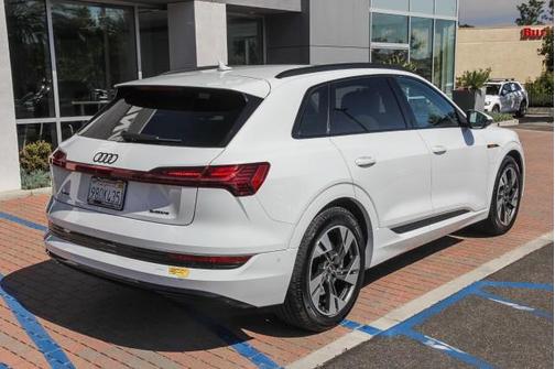 2022 Audi e-tron Premium