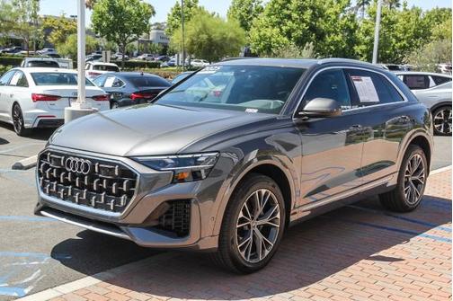 2025 Audi Q8 Premium 55 TFSI quattro