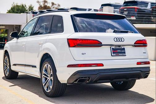 Carrara White 2026 Audi Q7 45 Premium