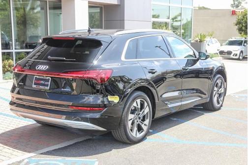 2022 Audi e-tron Premium