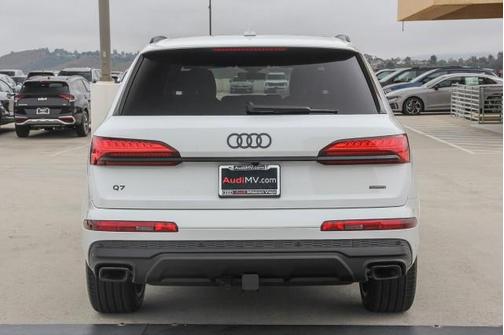 2025 Audi Q7 55 Premium Plus