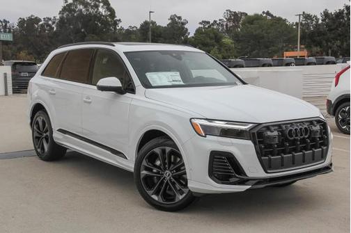 2025 Audi Q7 55 Premium Plus