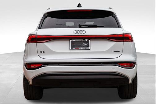 2025 Audi Q6 e-tron Premium Plus quattro