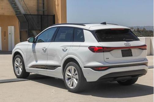 2025 Audi Q6 e-tron Premium Plus