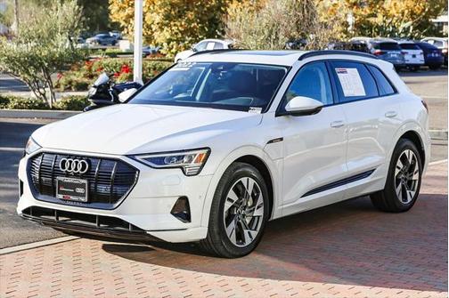 2022 Audi e-tron Premium quattro