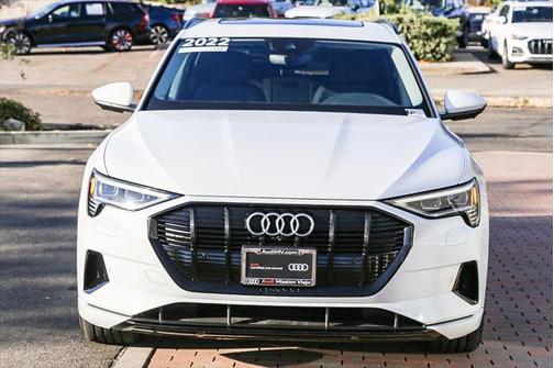 2022 Audi e-tron Premium quattro
