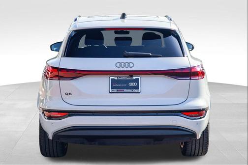 2025 Audi Q6 e-tron Premium