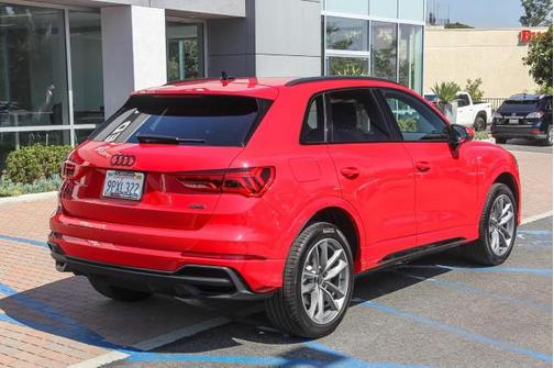 2024 Audi Q3 Premium 45 TFSI S line quattro Tiptronic