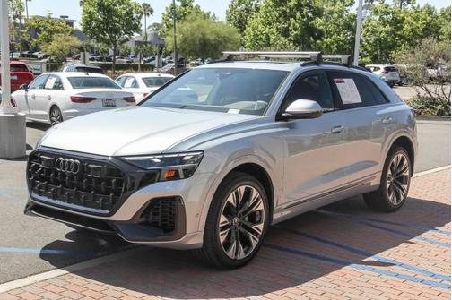 2025 Audi Q8 55 Premium