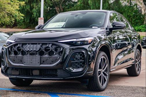 Mythos Black Metallic 2026 Audi Q5 Sportback Premium Plus TFSI quattro S tronic