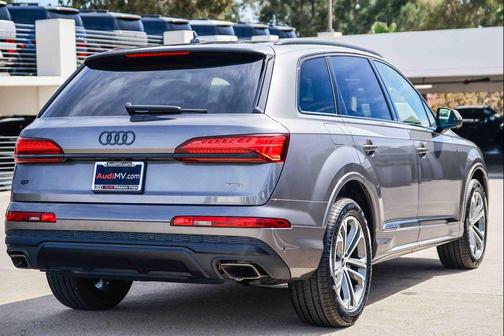 2026 Audi Q7 45 Premium
