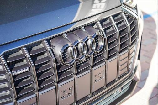 2022 Audi Q3 Premium Plus 45 TFSI S line quattro Tiptronic