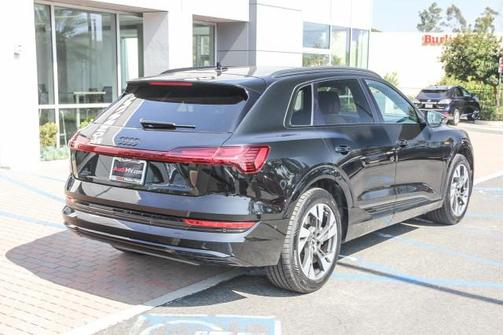 2022 Audi e-tron Premium