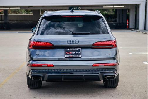 Daytona Gray 2026 Audi Q7 55 Premium Plus