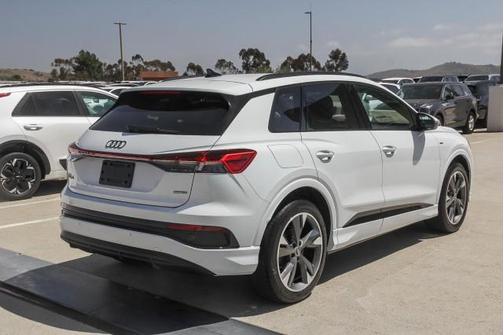 2025 Audi Q4 e-tron Premium 55 quattro