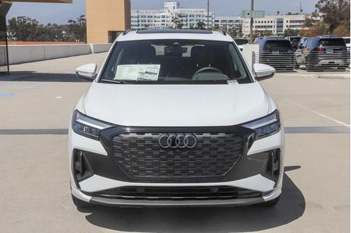 2025 Audi Q4 e-tron Premium 55 quattro