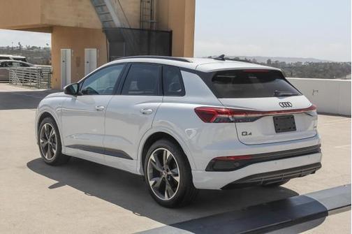 2025 Audi Q4 e-tron Premium 55 quattro