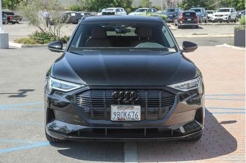2022 Audi e-tron Premium Plus