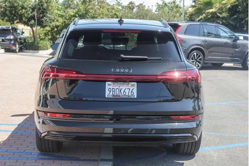 2022 Audi e-tron Premium Plus