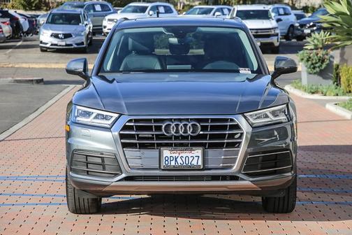 Photo 2 of 29 of 2020 Audi Q5 45 Premium Plus