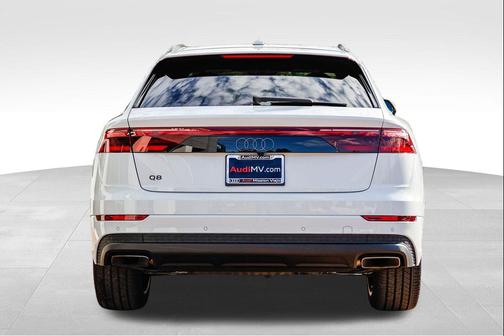 2025 Audi Q8 55 Premium