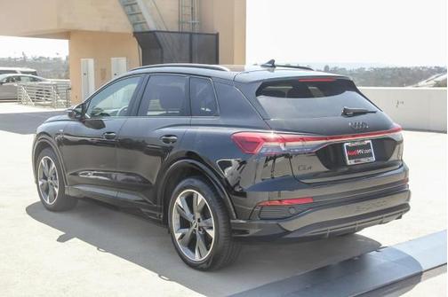 2025 Audi Q4 e-tron Premium 55 quattro