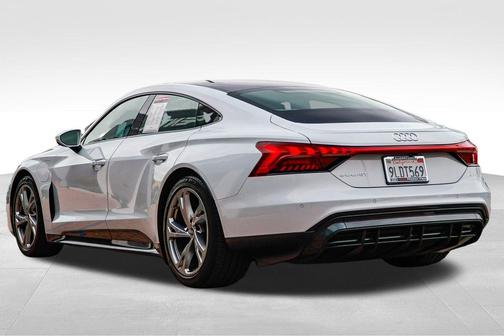 2024 Audi e-tron GT Premium Plus quattro