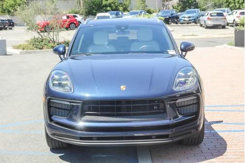 2022 Porsche Macan Base