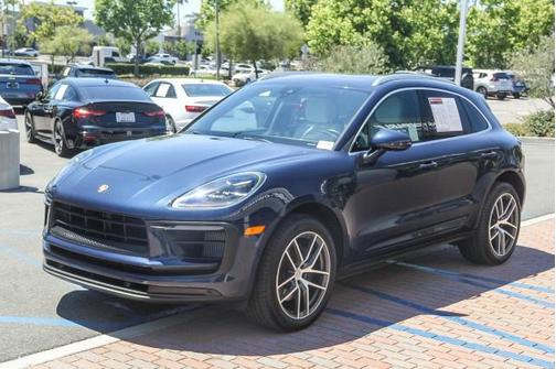 2022 Porsche Macan Base