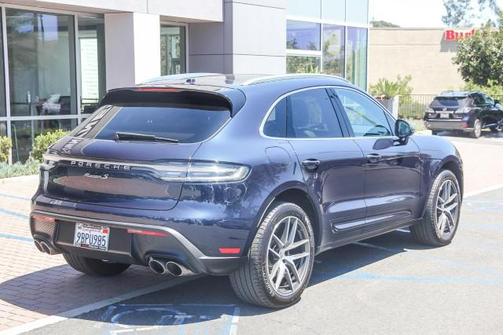 2022 Porsche Macan Base