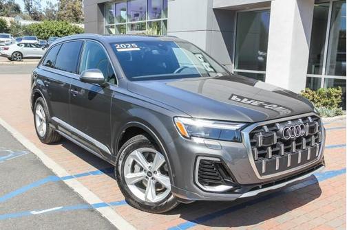 2025 Audi Q7 Premium 45 TFSI quattro Tiptronic