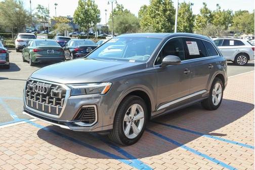 2025 Audi Q7 Premium 45 TFSI quattro Tiptronic