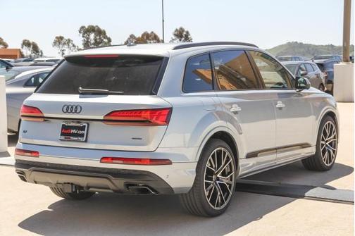 2025 Audi Q7 55 Premium Plus