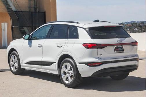 2025 Audi Q6 e-tron Premium