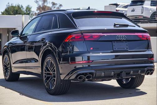 Mythos Black Metallic 2026 Audi SQ8 4.0T Prestige