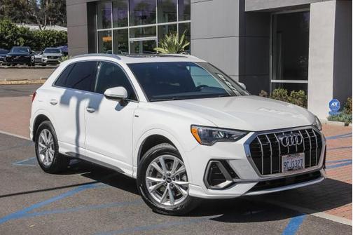 2022 Audi Q3 45 S line Premium