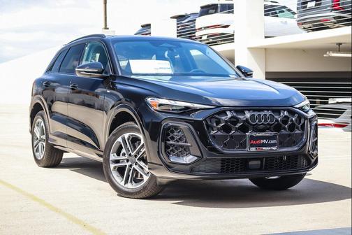 Mythos Black Metallic 2026 Audi Q5 Premium TFSI quattro S tronic