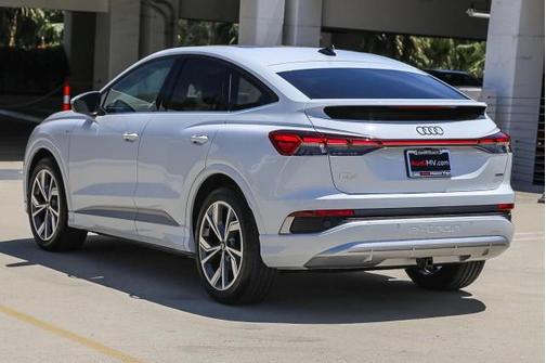 2025 Audi Q4 e-tron Sportback Premium 55 quattro