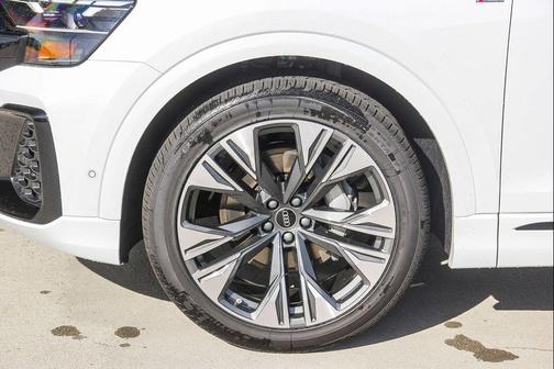 2026 Audi Q8 55 Premium Plus