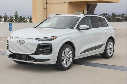 2025 Audi Q6 e-tron Premium Plus