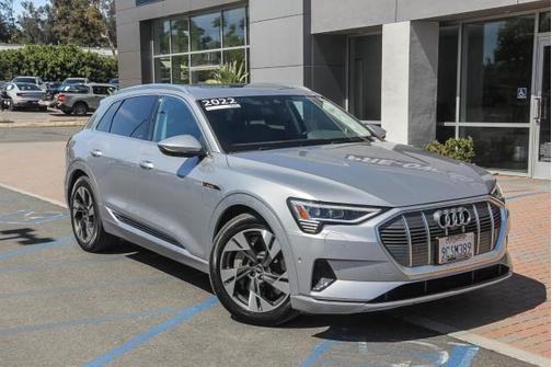 2022 Audi e-tron Premium Plus quattro