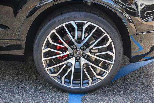 Mythos Black Metallic 2026 Audi SQ8 4.0T Prestige