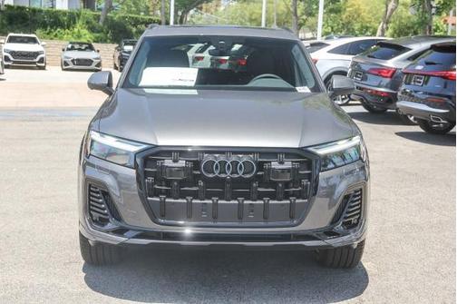 2025 Audi Q7 55 Premium Plus