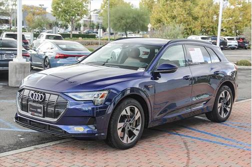 2022 Audi e-tron Premium quattro