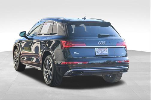 2023 Audi Q5 45 S line Premium