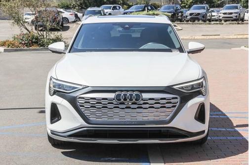 2024 Audi Q8 e-tron Premium Plus