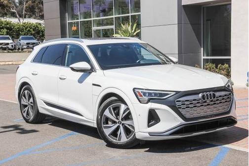 2024 Audi Q8 e-tron Premium Plus