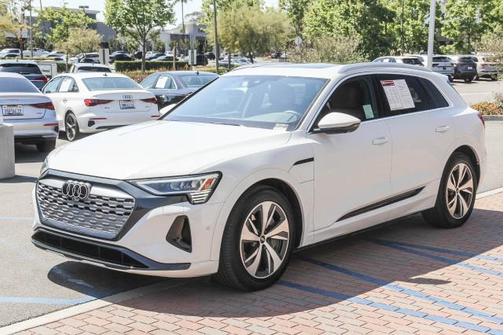 2024 Audi Q8 e-tron Premium Plus