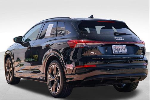 2024 Audi Q4 e-tron Premium 55 quattro